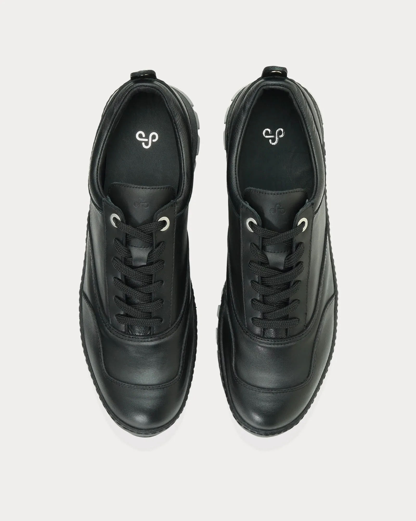 Auth Trek Black Low Top Sneakers