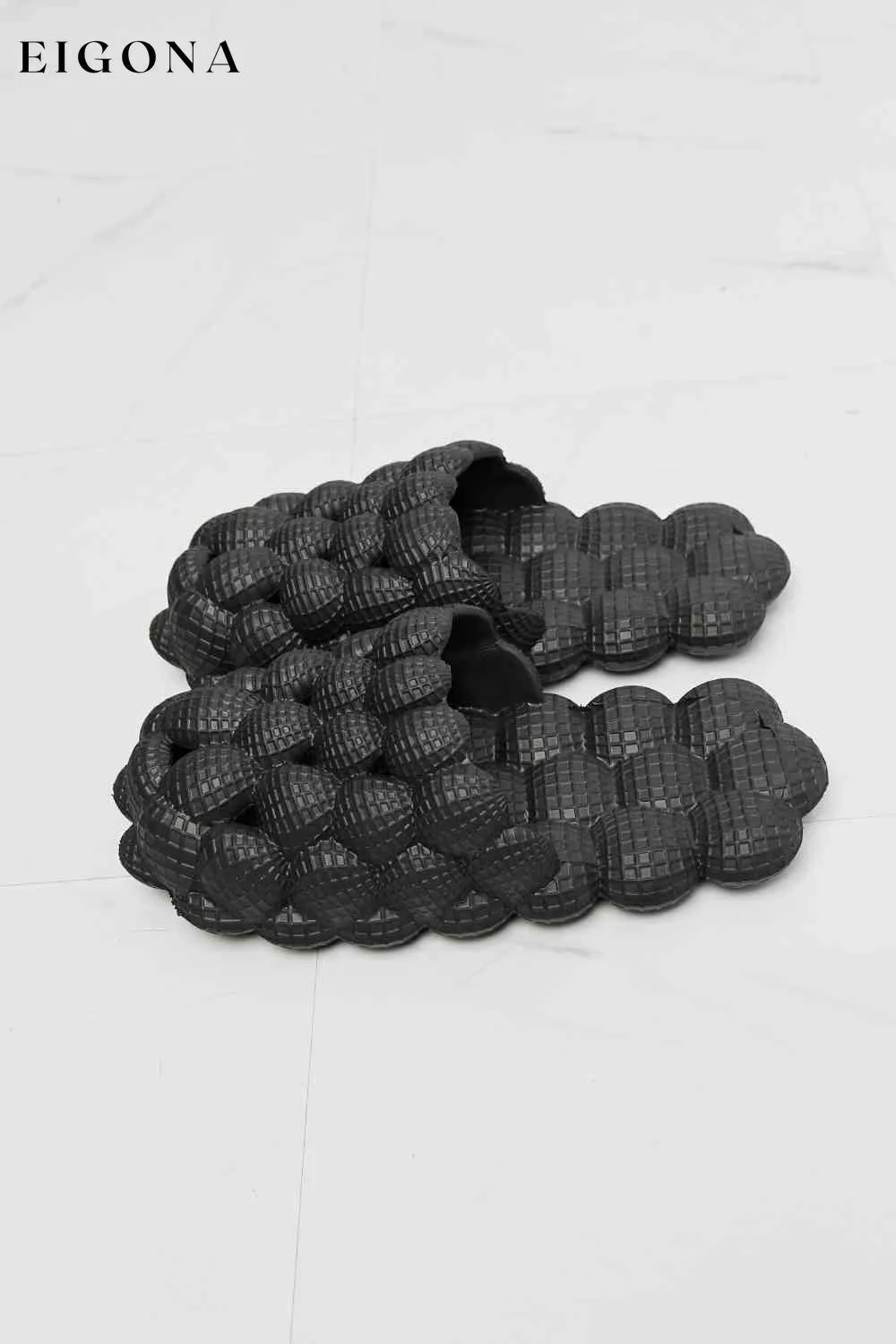 Laid Back Bubble Slides in Black