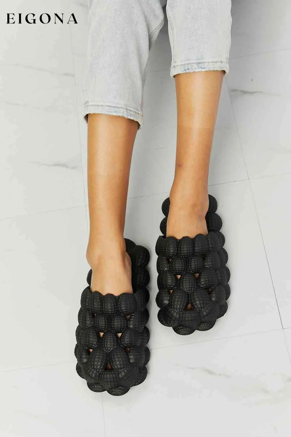 Laid Back Bubble Slides in Black